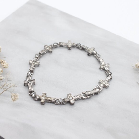 Vintage Avon silver tone cross bracelet with rhinestones - Picture 7 of 14
